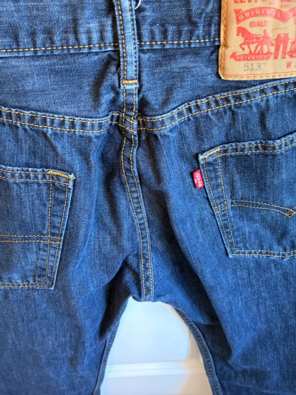 Levis 513 Jeans Mens 29 x 32 (measures 28x29.5" ) Straight Blue 100% Cotton.